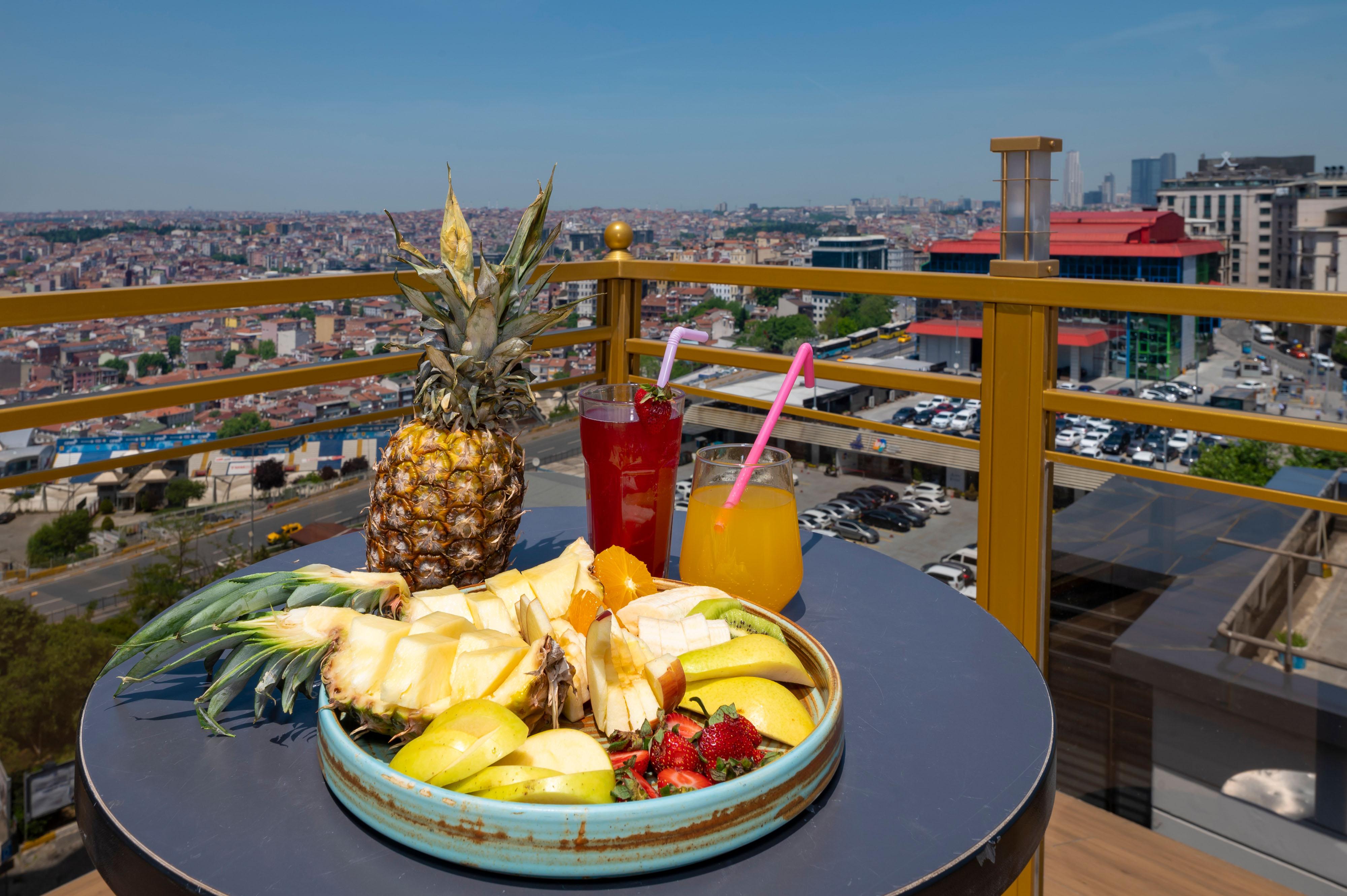 Ramada By Wyndham Istanbul Pera Taksim Hotel Luaran gambar